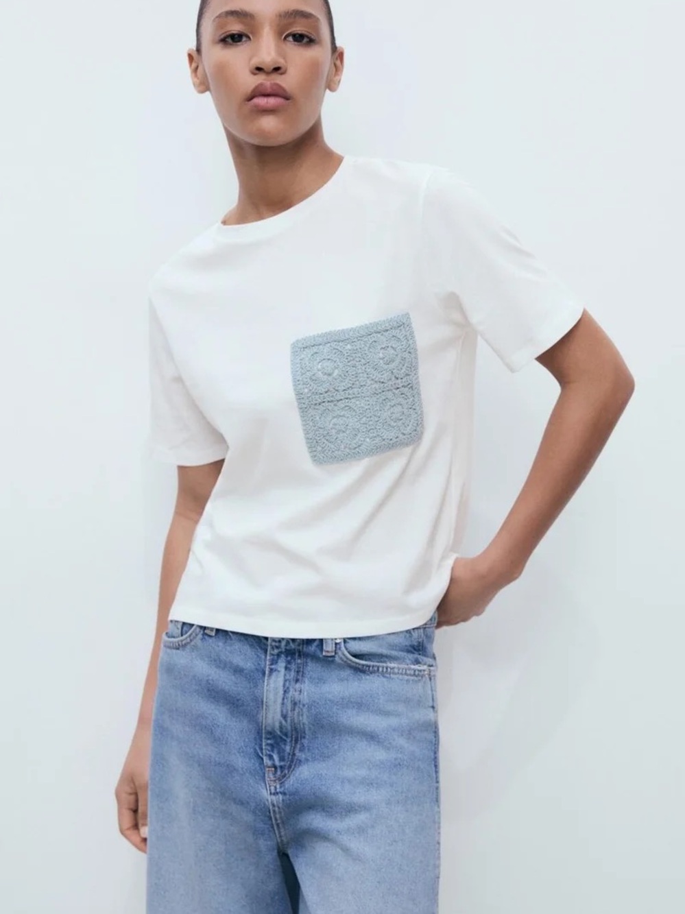 Mango White Cotton Tee with Textured Blue Pocket Size Small Casual Minimalist